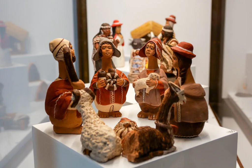 Musée collection crèches Chapelle église Saint François Evora Portugal
