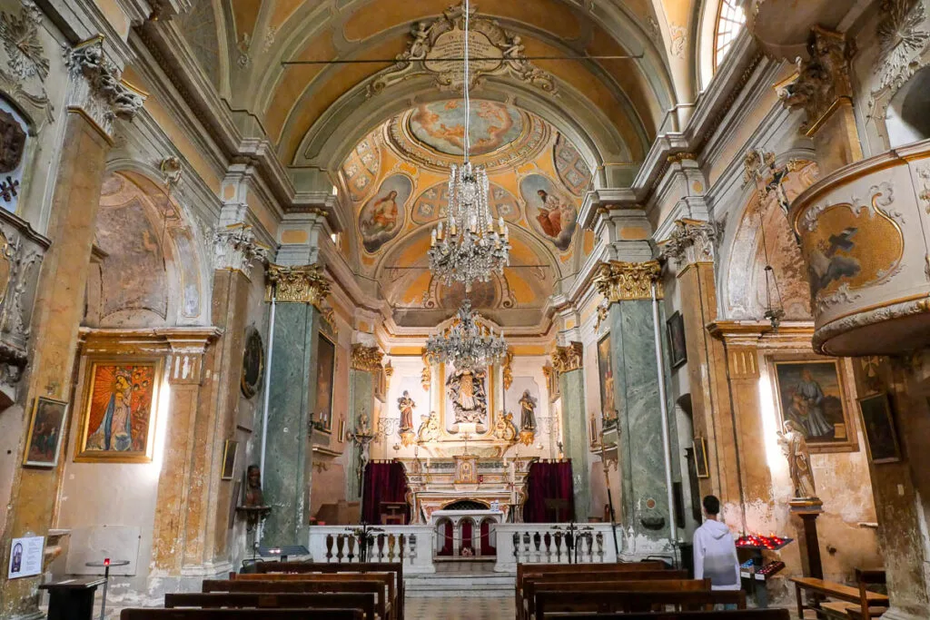 Intérieur église Notre Dame de l'Assomption Eze village