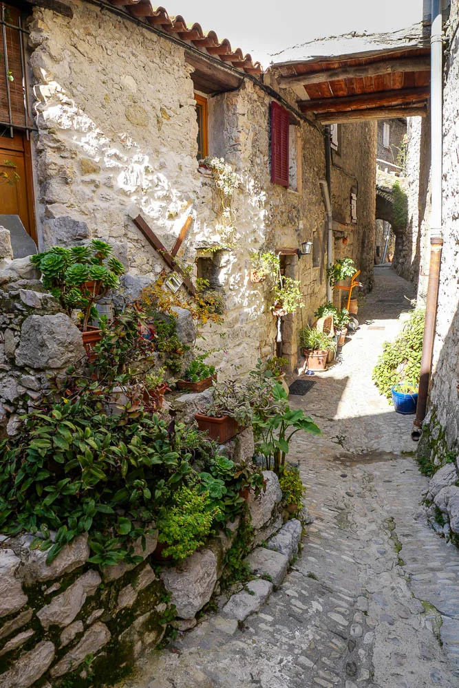 Rue Peillon village perché côte d'azur