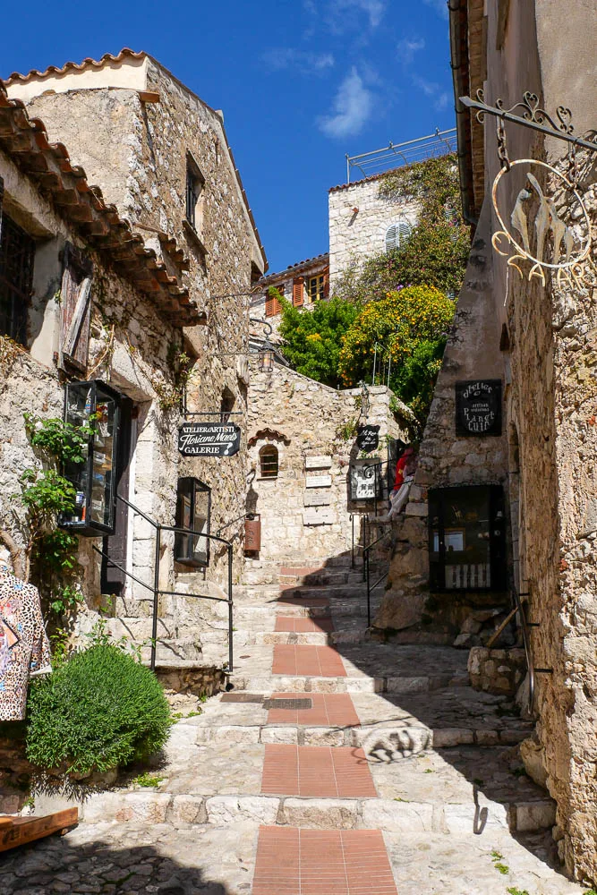 Rue village médiéval Eze Côte d'Azur France