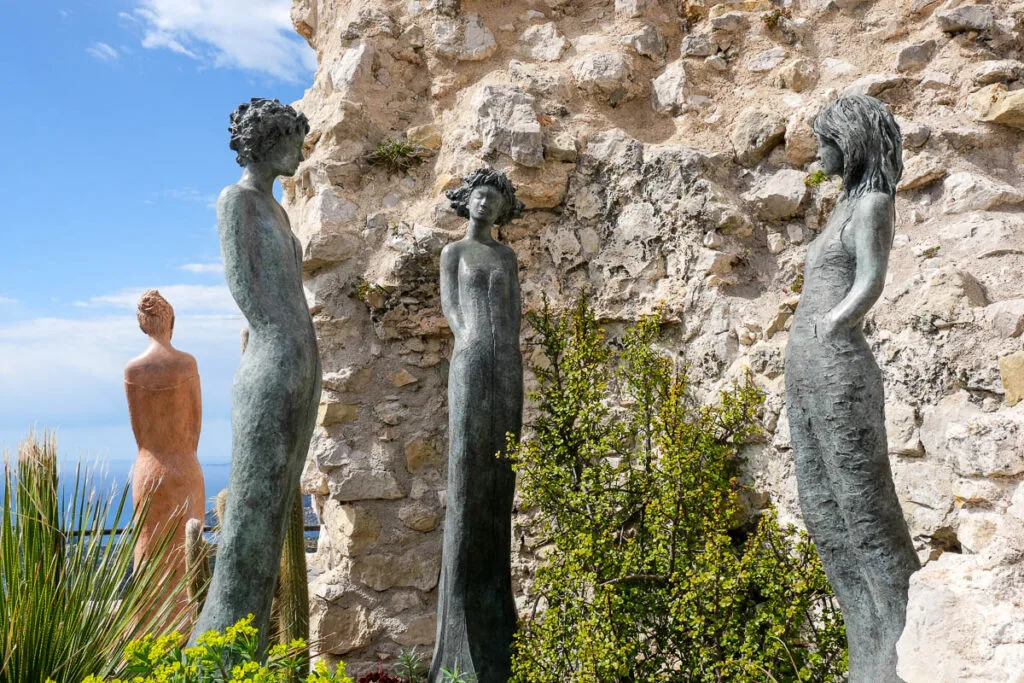 Ruines du château d'Eze France sculptures Jean Philippe Richard