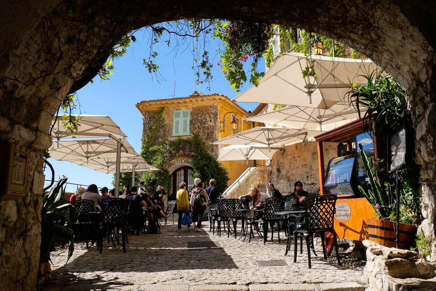 Village Eze entrée Poterne