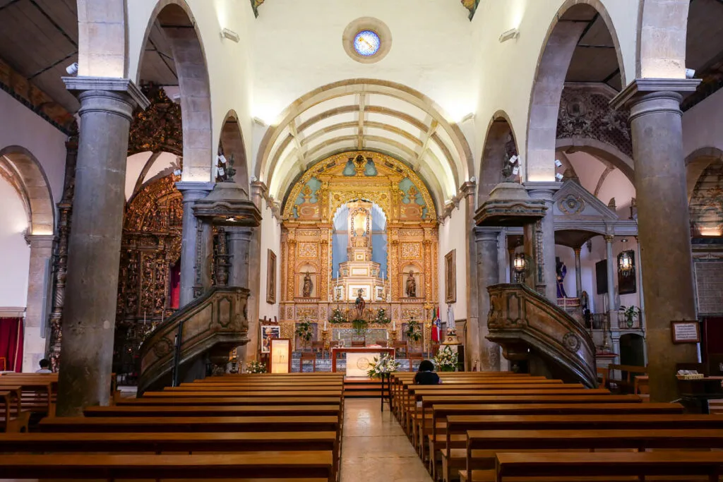 Igreja de São Pedro intérieur nef église rococo faro portugal