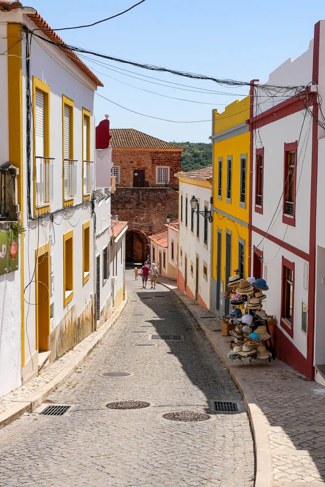 Rue médiévale visiter Silves Portugal
