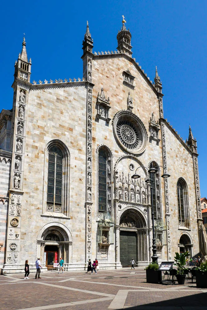 Façade Duomo Como Côme Italie