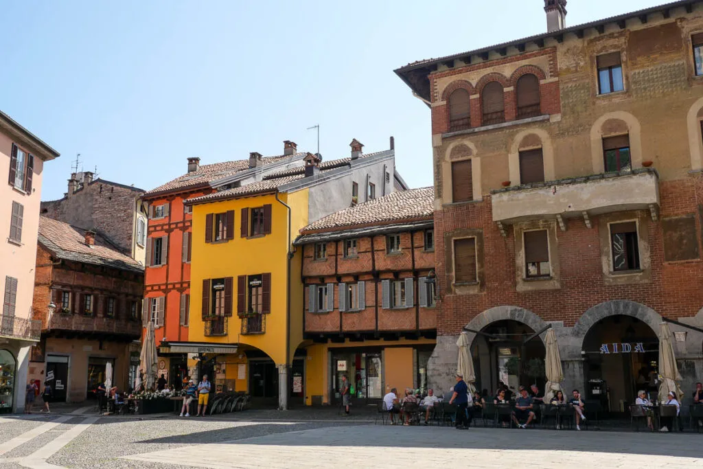 Como Côme place piazza San Fedele Italie du nord