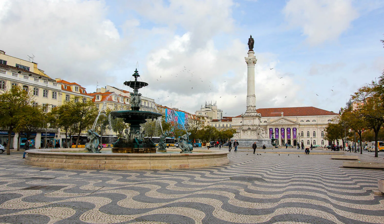 Visiter Lisbonne en 2 jours : place Praça Dom Pedro IV Portugal