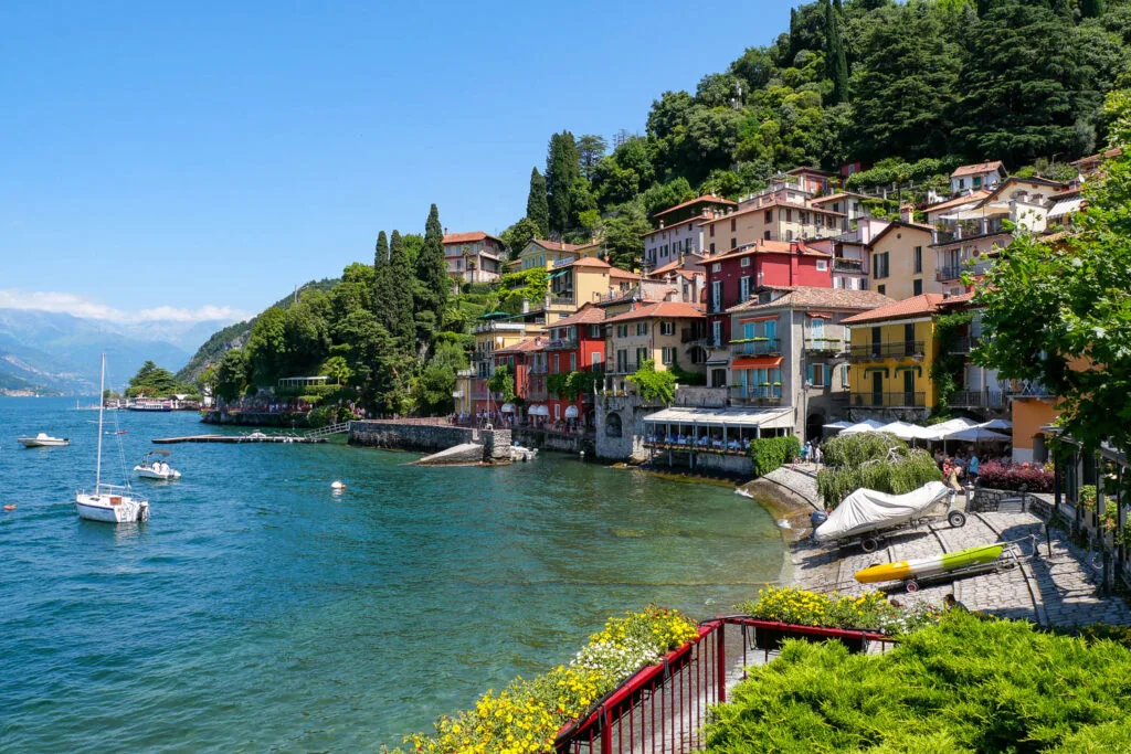 Visiter le lac de Côte en Italie village Varenna