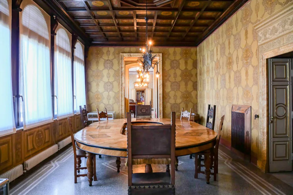 furnished room villa Monastero Varenna Italy