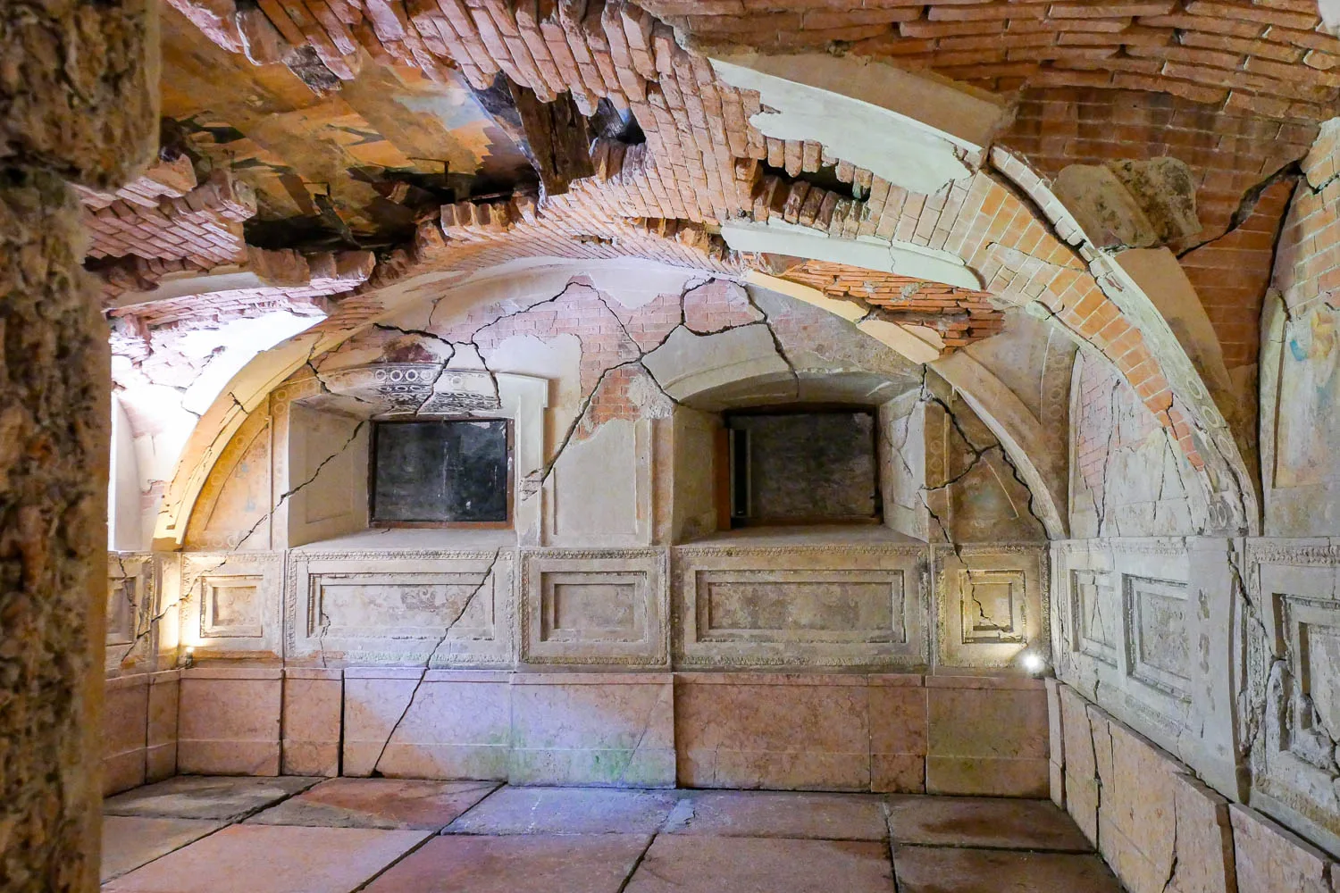 Grotte des ruines château de Hellbrunn Autriche