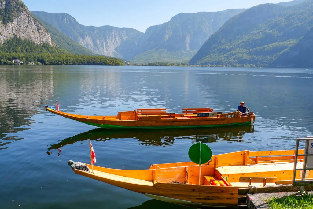 barque bois bateau balade lac hallstatt autriche