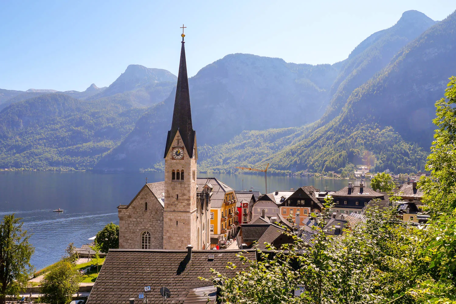 Point de vue panorama depuis église paroissiale catholique de l'assomption de Hallstatt Autriche