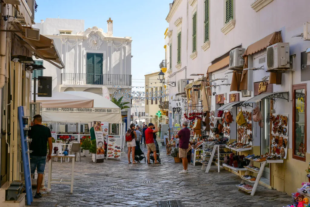 What to do in Gallipoli Italy old town