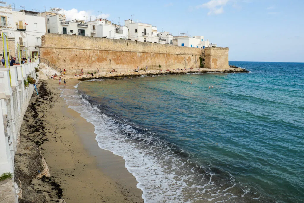 Monopoli plage spiaggia Cala Porta Vecchia