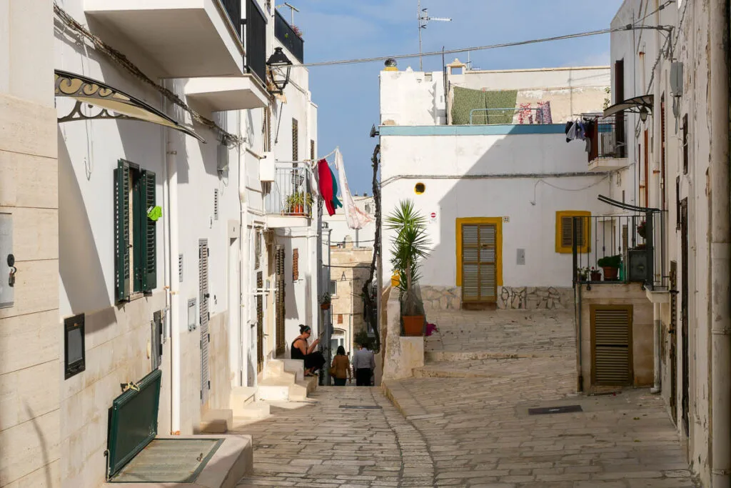 Que faire à Polignano a Mare Italie rue centre historique vieille ville