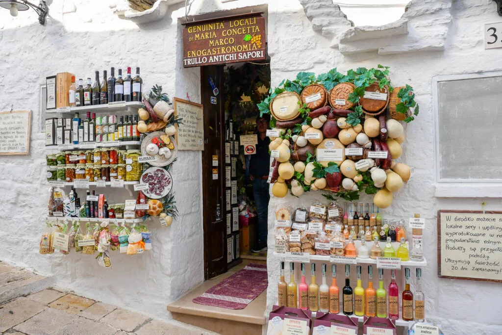 Alberobello shop trulli culinary specialties gastronomy Puglia Italy