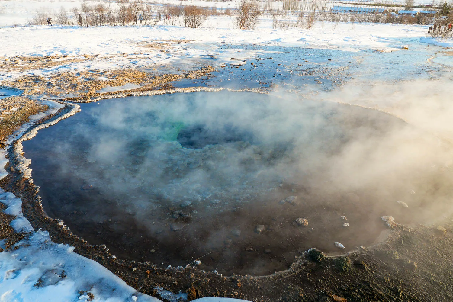 Visiter Geysir en hiver Islande source chaude Blesi