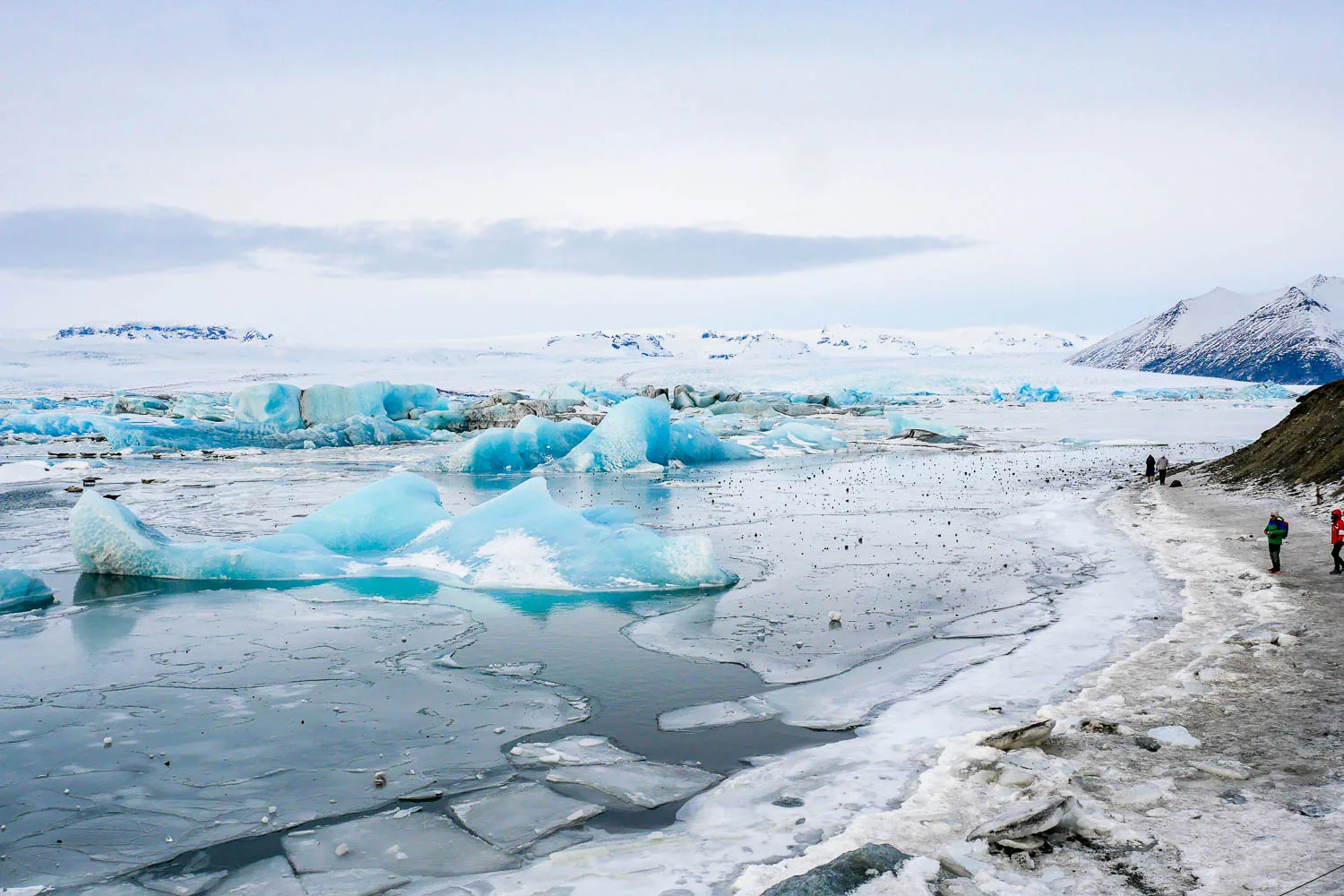 Lagune de Jökulsárlón en hiver Islande iceberg