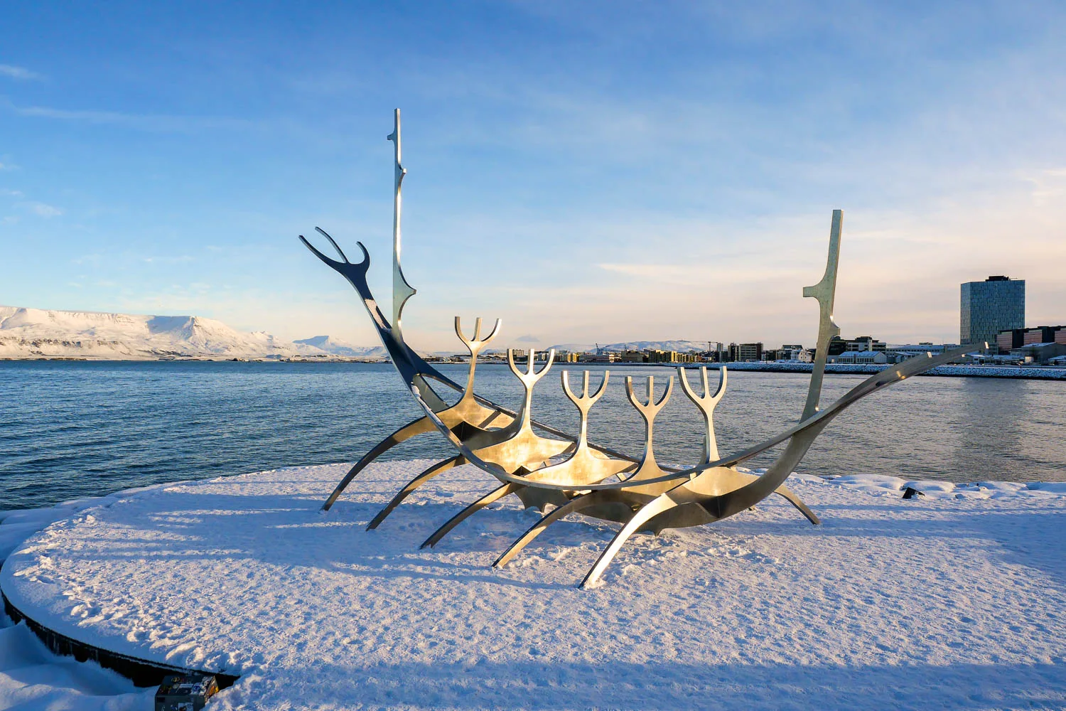 Sculpture Voyageur du Soleil Sun Voyager Reykjavík Islande hiver