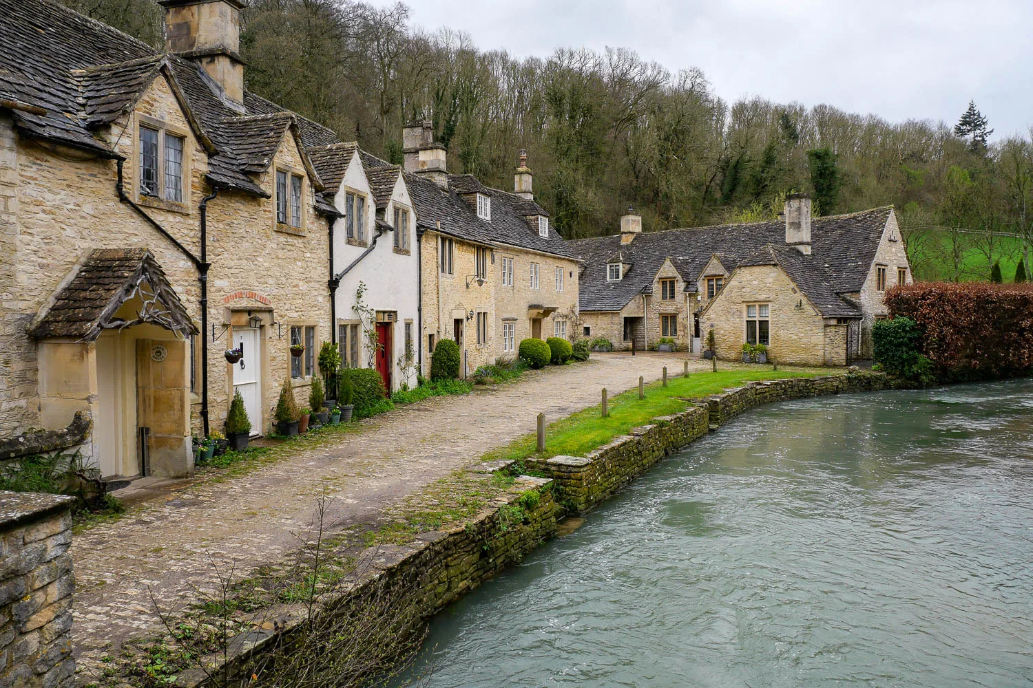 Visiter Castle Combe village Cotswolds Angleterre