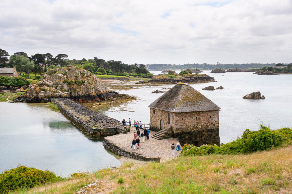 Que faire sur l'île de Bréhat en Bretagne : le guide pratique - Carnets ...