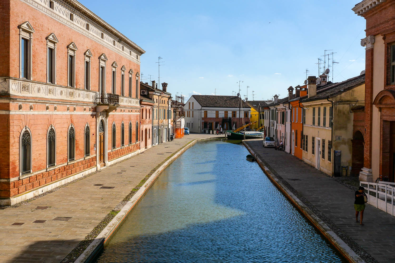 Balade le long du canal visiter Comacchio Italie