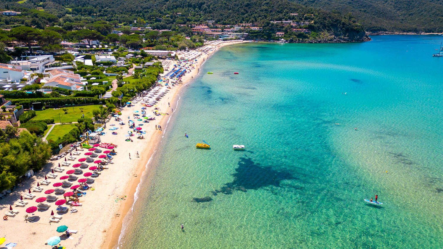 Spiaggia della Biodola plage île d'Elbe Italie vue drone aérienne