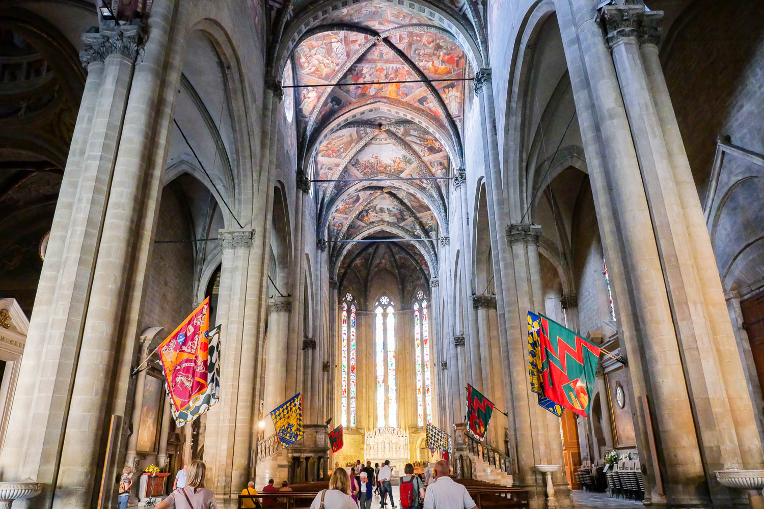 Nef de la cathédrale duomo visiter Arezzo Italie