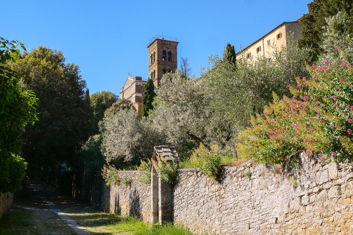 chemin de croix via san margherita vers la basilique Cortona