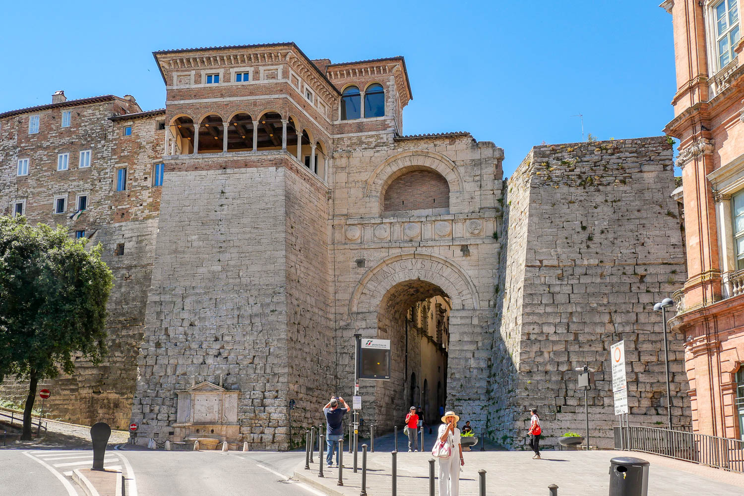 Arco Etrusco Arco di Augusto arc étrusque porte ville Pérouse Italie