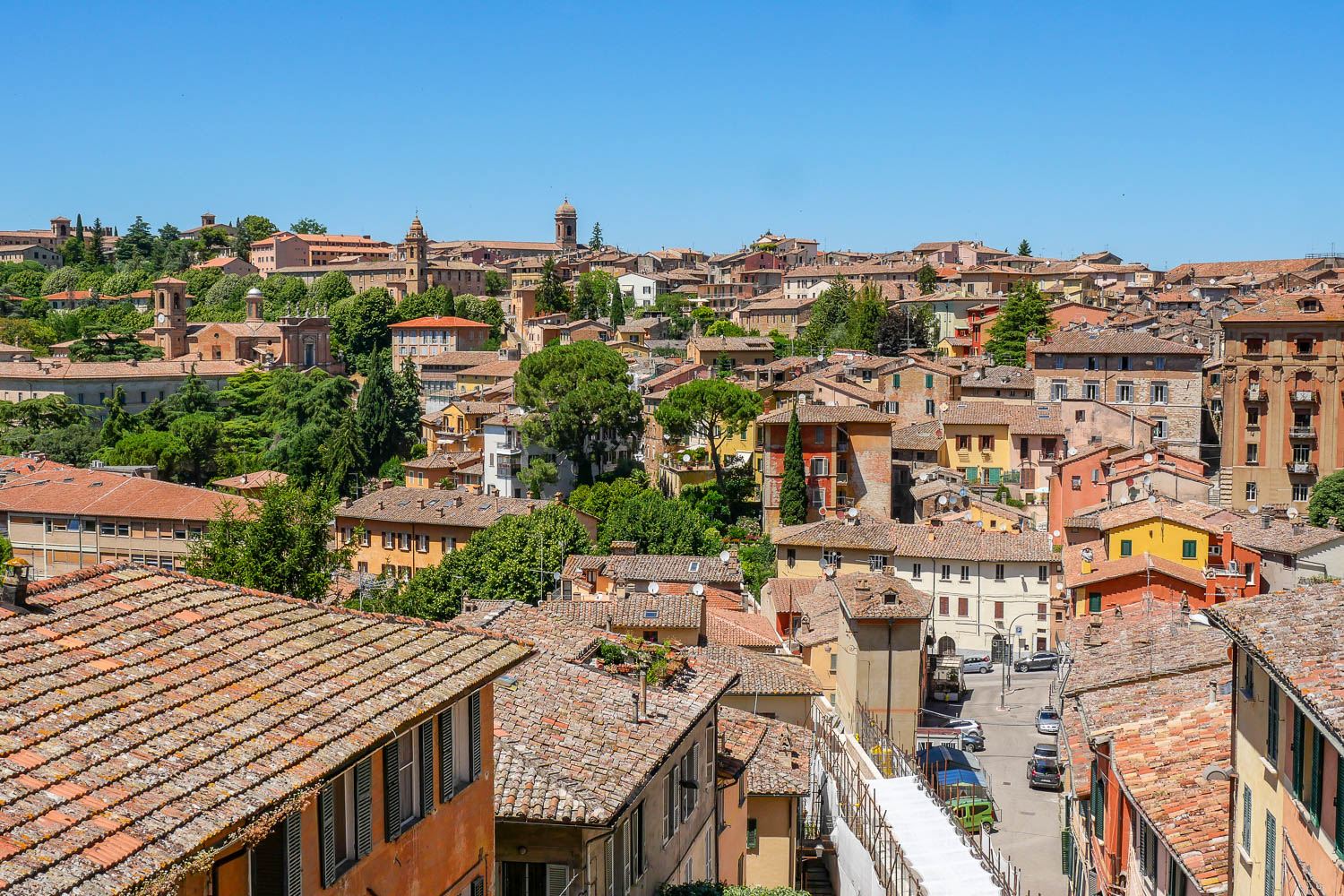 Belvédère sur l’aqueduc Belvedere sull'acquedotto visiter Pérouse Italie