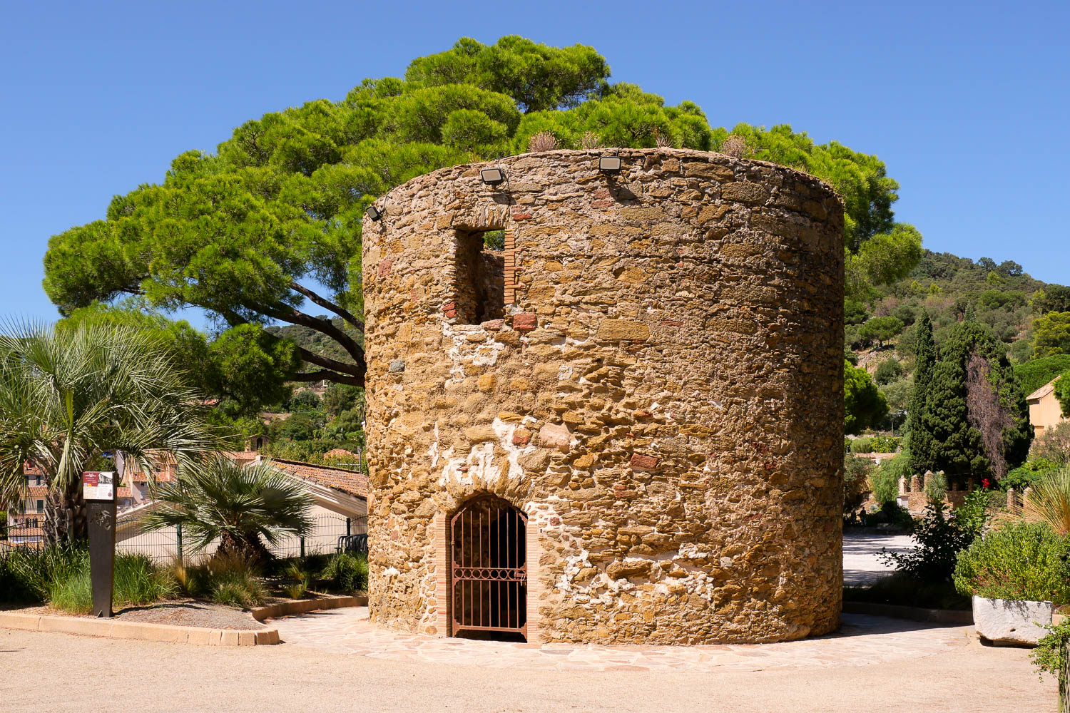 Ancien moulin à vent farine Bormes les Mimosas