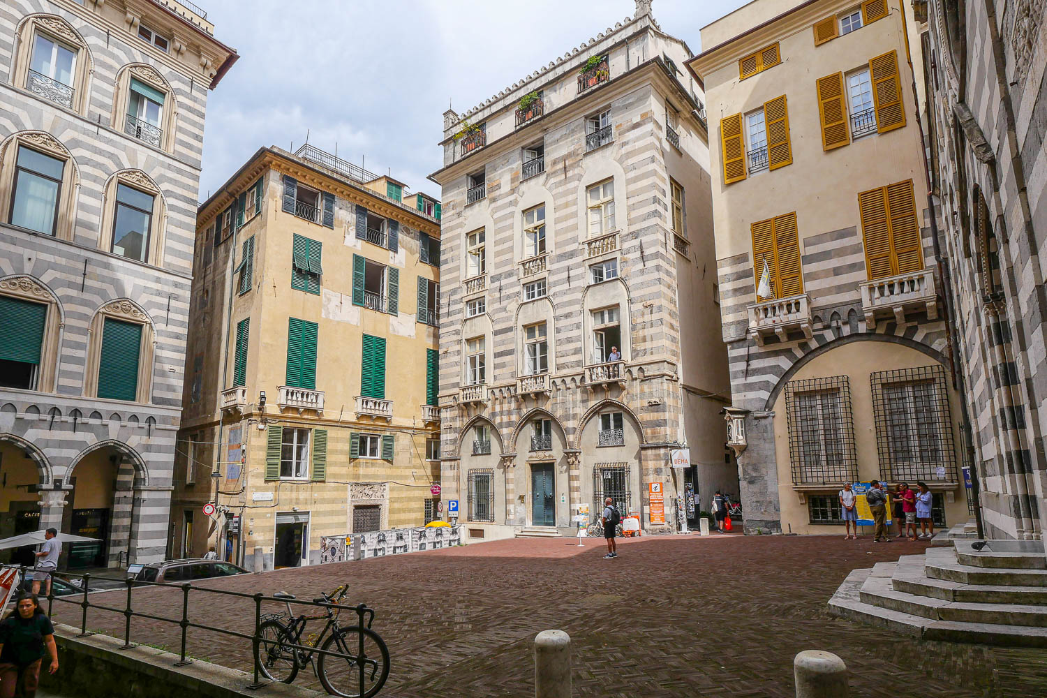 Piazza San Matteo que faire à Gênes Italie